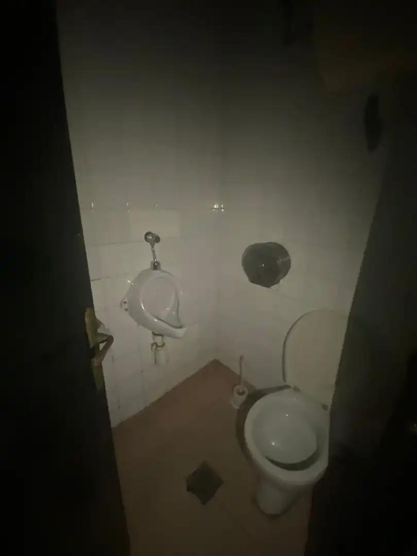 Bany de Local en venda en Langreo amb Alarma
