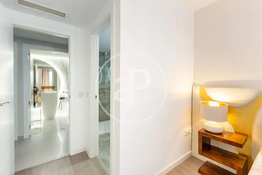 Wohnung zum Verkauf in Valencia mit Klimaanlage, Heizung und Privatgarten