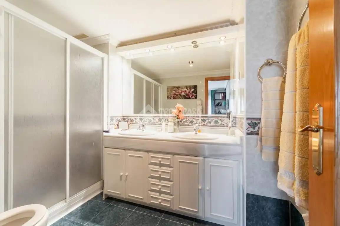Badezimmer von Wohnung zum Verkauf in Majadahonda mit Heizung und Terrasse