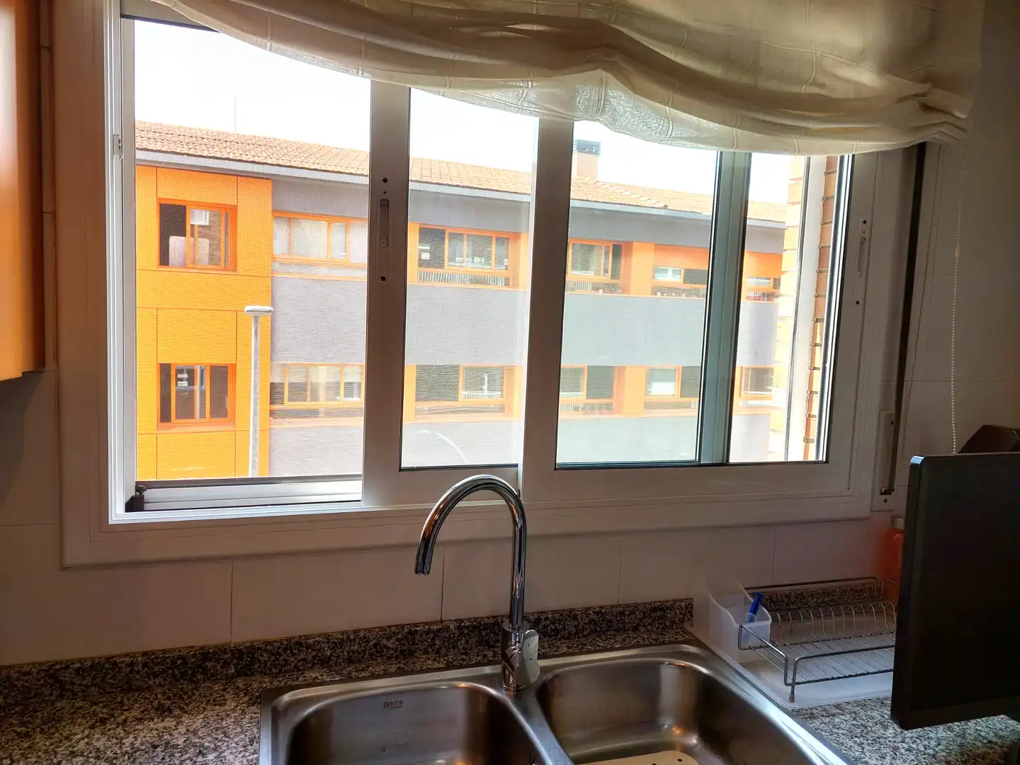 Vista exterior de Piso en venta en Manresa con Aire acondicionado, Calefacción y Trastero