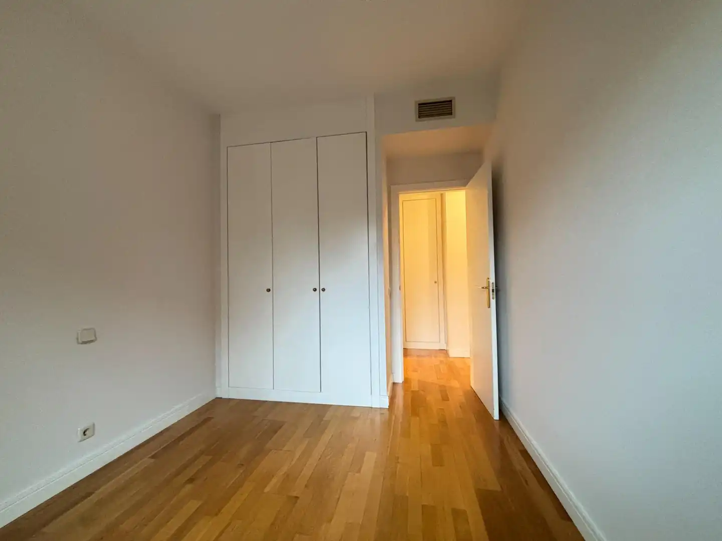 Schlafzimmer von Wohnung zur Miete in Hortaleza