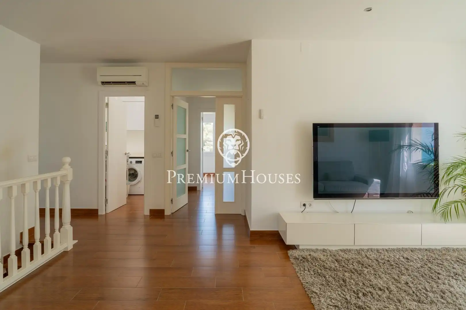 Living room of Houses for sale in Vilanova i la Geltrú  with Air Conditioner, Heating and Private garden