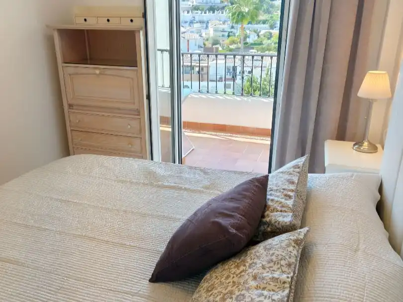 Schlafzimmer von Dachboden zur Miete in Mijas mit Klimaanlage, Terrasse und Balkon