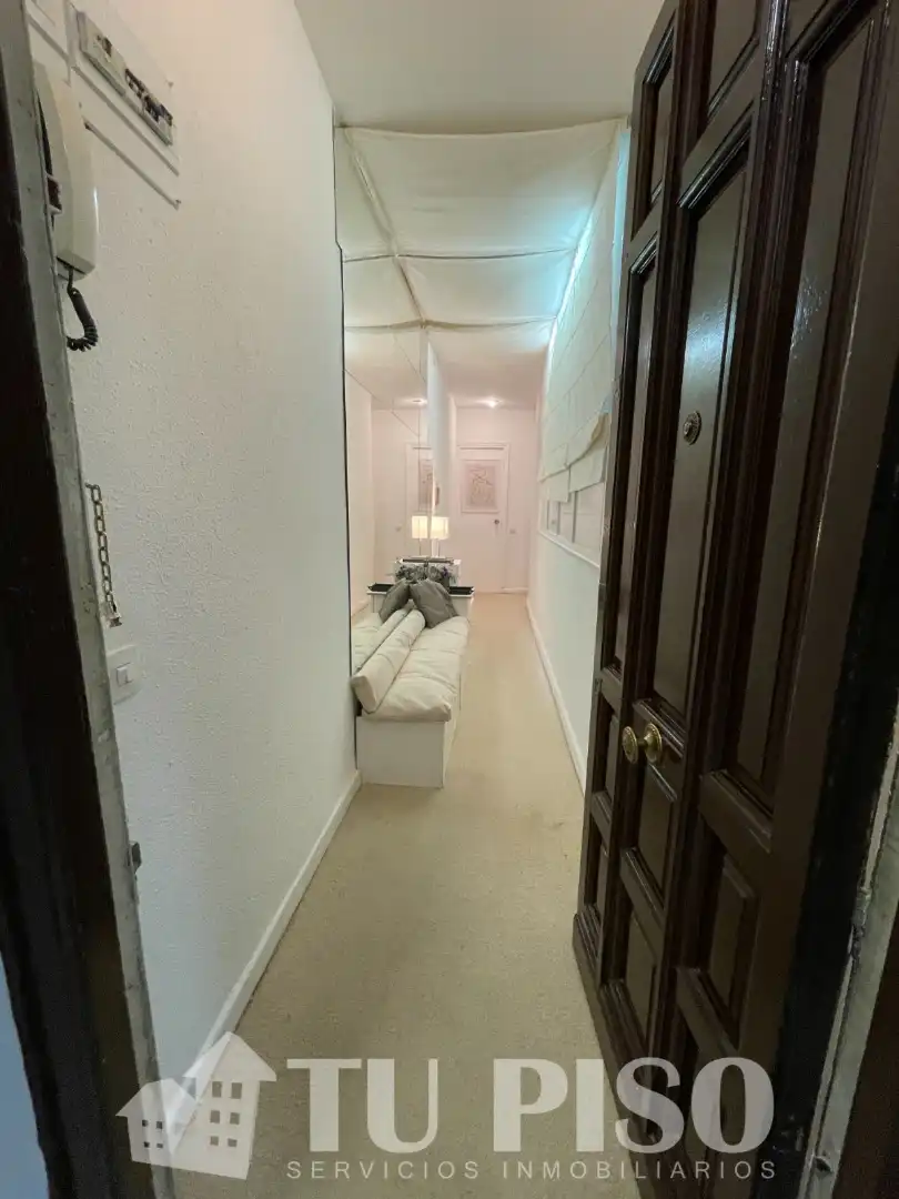Flat for sale in Madrid  with Air Conditioner, Heating and Furnished