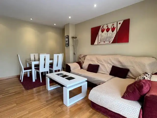 Sala d'estar de Dúplex en venda en Piélagos amb Calefacció, Parquet i Terrassa