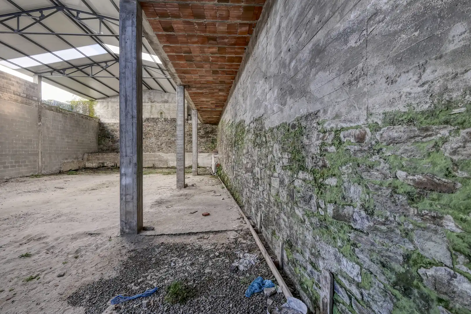 Industrial buildings for sale in Miño