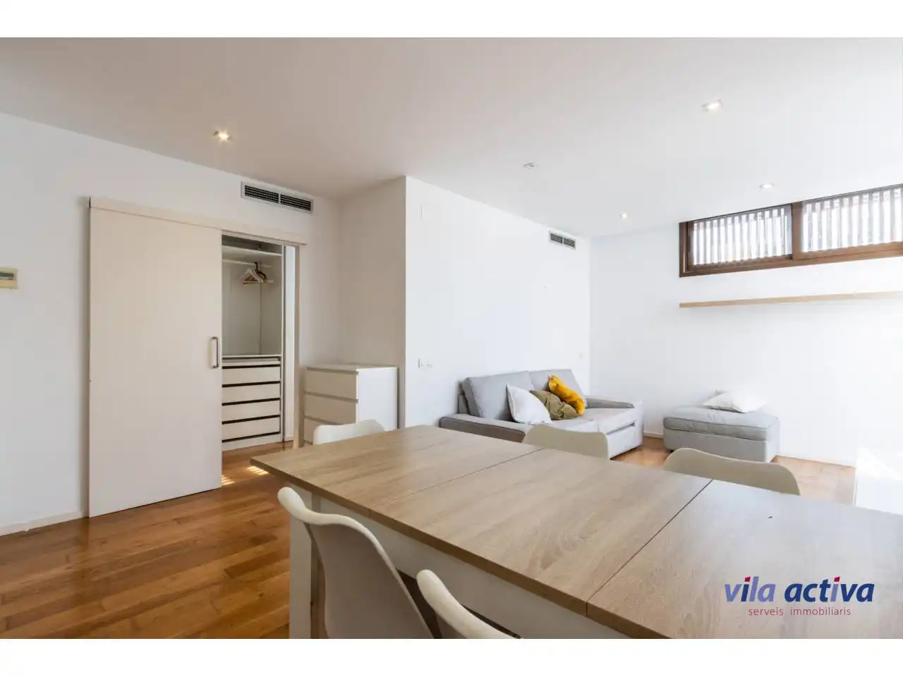 Living room of Flat for sale in Sabadell  with Air Conditioner, Heating and Parquet flooring