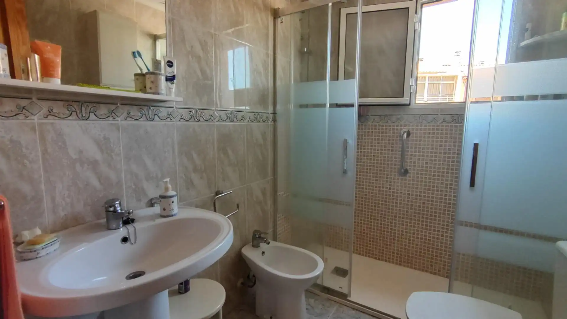 Bathroom of Apartments for sale in Elche / Elx  with Private garden, Terrace and Storage room