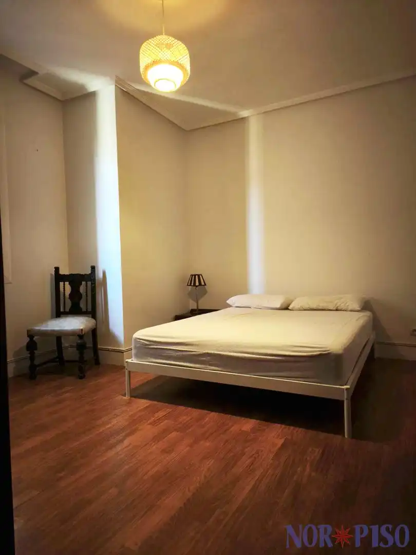 Bedroom of Flat for rent in Bilbao   with Heating, Terrace and Furnished