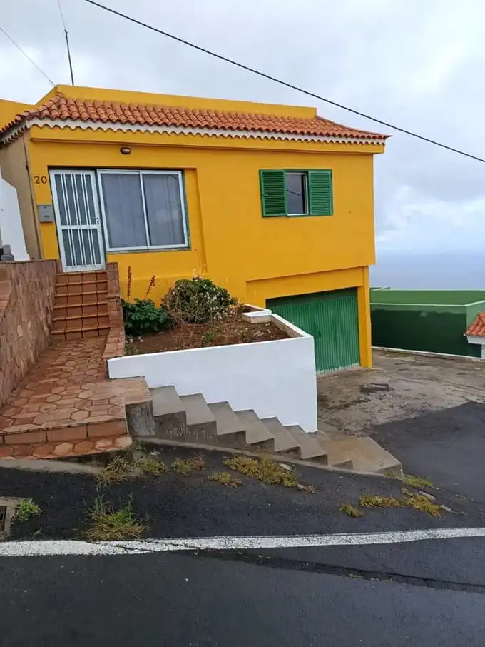 Vista exterior de Casa o chalet en venta en El Sauzal con Terraza, Piscina y Amueblado