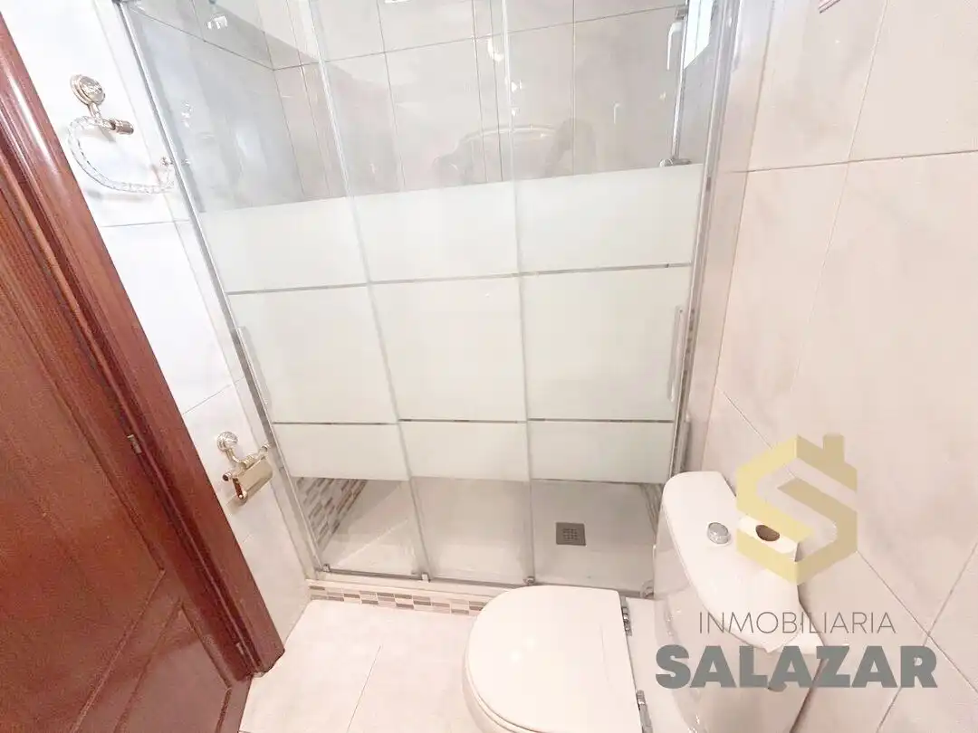 Bathroom of Flat for rent in Bilbao   with Heating