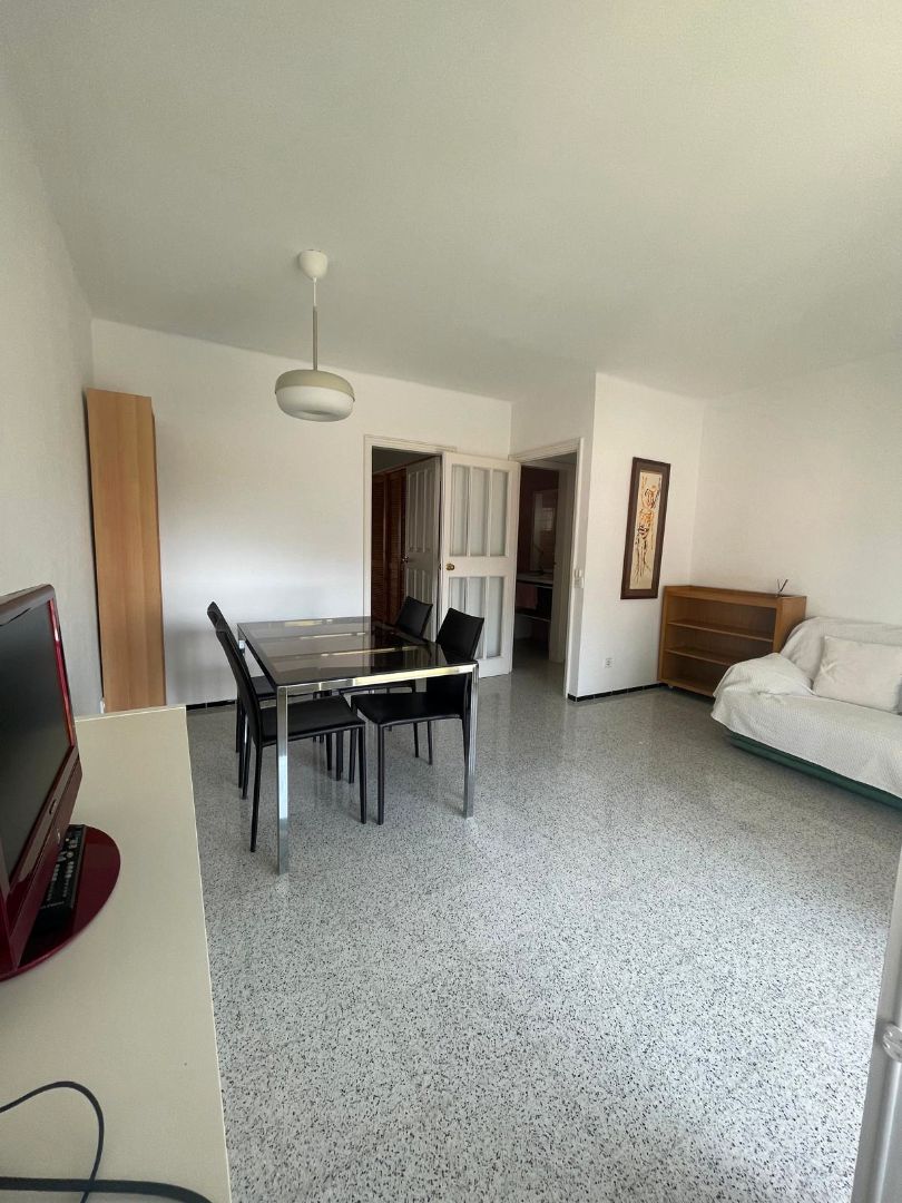 Menjador de Pis de lloguer en Palamós amb Calefacció, Moblat i Forn