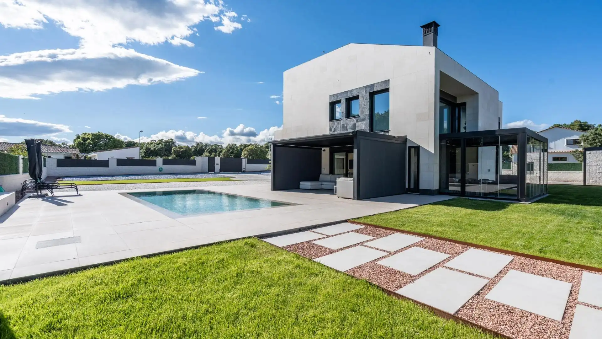 Vista exterior de Casa o xalet en venda en Colmenarejo amb Aire condicionat, Calefacció i Jardí privat