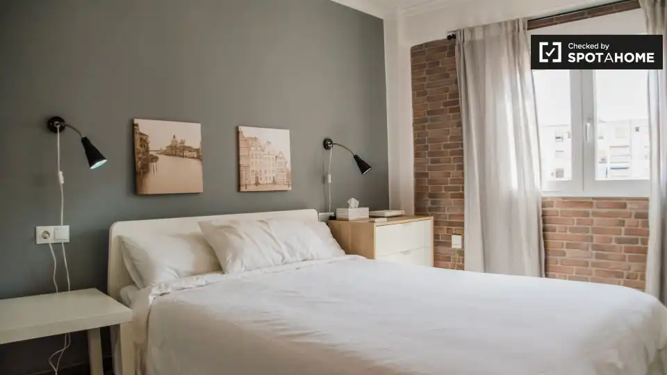 Habitación de Piso de alquiler en Valencia con Aire acondicionado, Calefacción y Amueblado