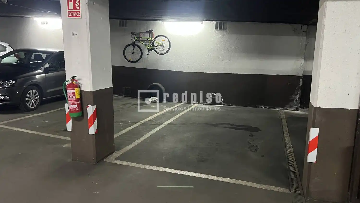 Aparcament de Pis en venda en Madrid amb Calefacció, Jardí privat i Parquet