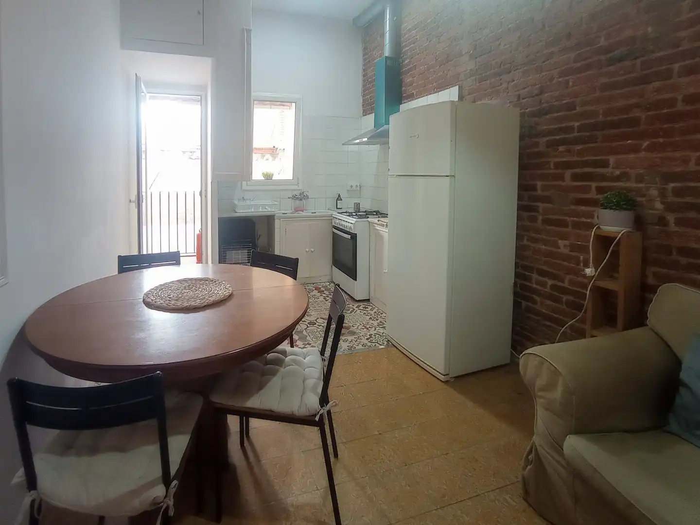 Kitchen of Flat for sale in Barcelona  with Air Conditioner, Balcony and Alarm