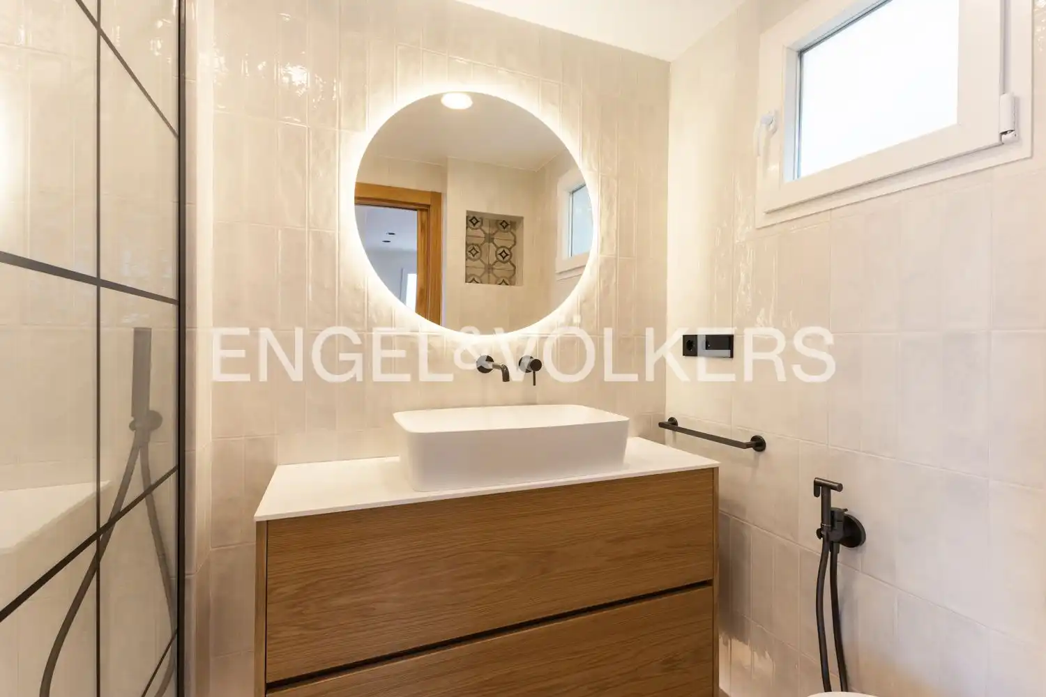 Baño de Piso de alquiler en Valencia con Aire acondicionado, Calefacción y Terraza