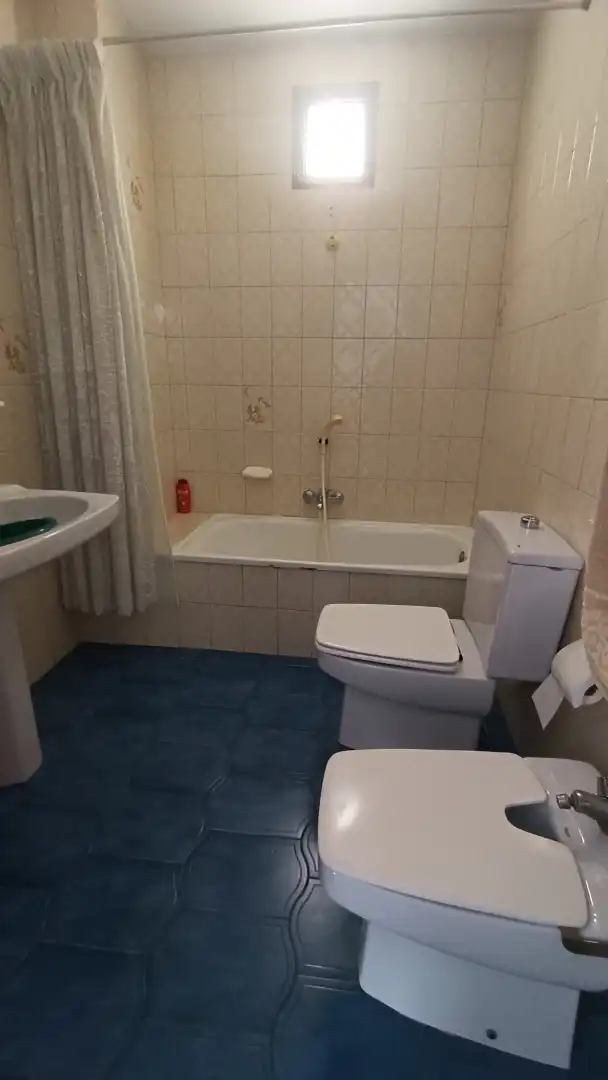 Baño de Piso en venta en Loja con Balcón