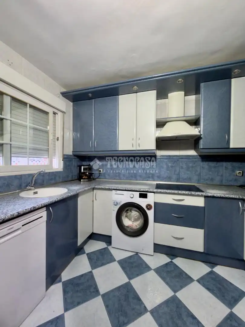 Cocina de Casa adosada en venta en Madrid con Aire acondicionado, Calefacción y Terraza