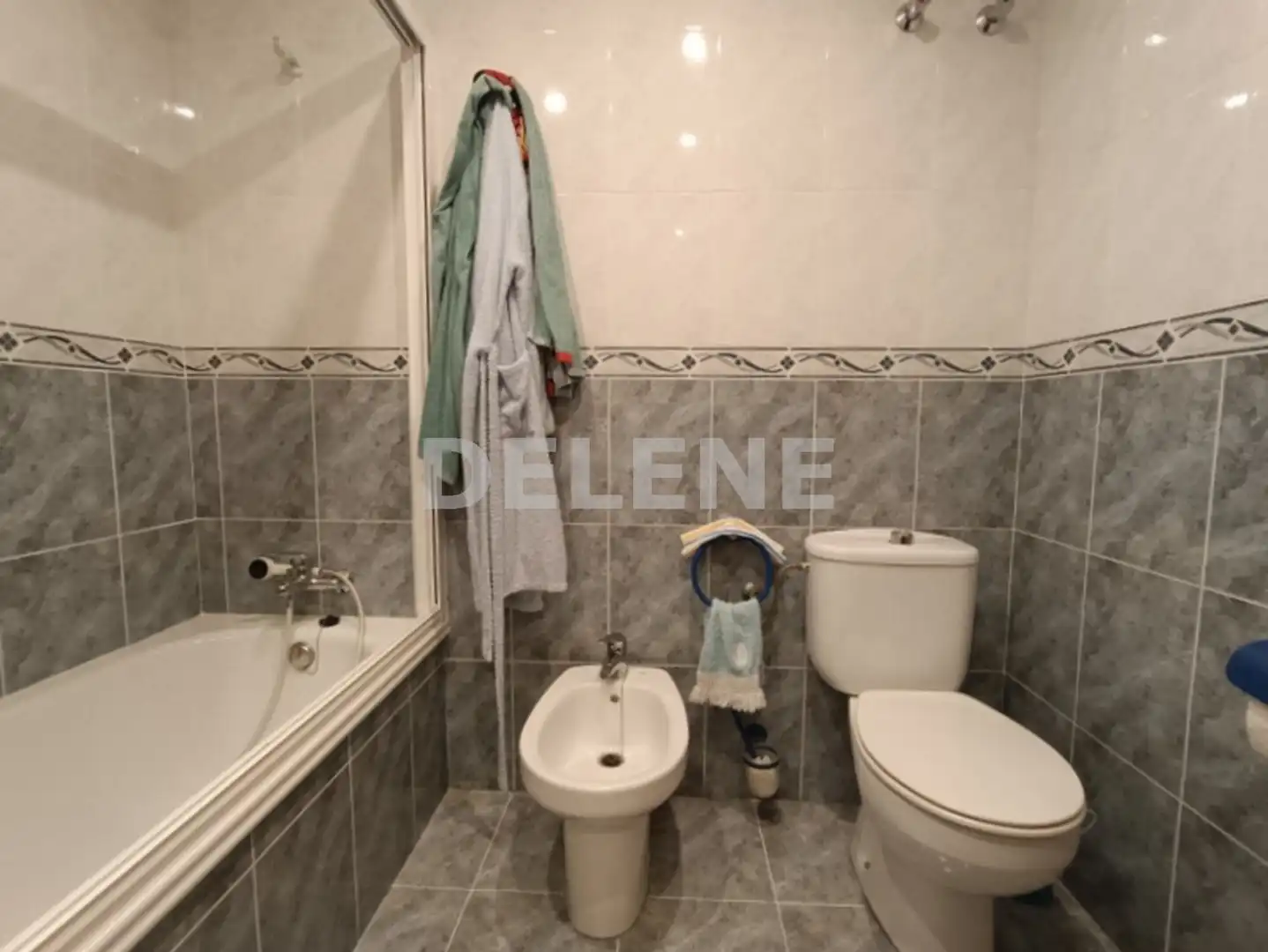 Baño de Piso en venta en Hellín con Aire acondicionado y Balcón
