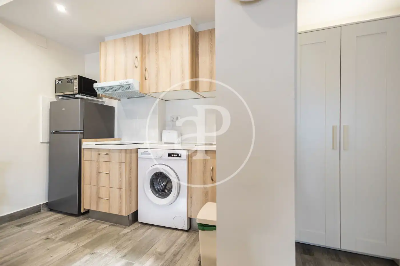 Cuina de Loft de lloguer en Valencia amb Aire condicionat, Calefacció i Moblat