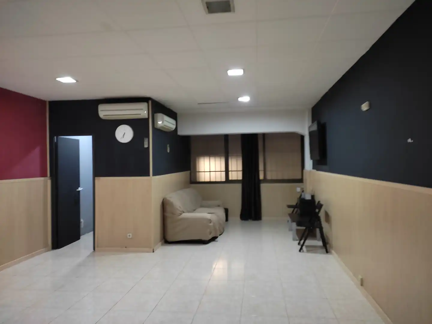 Commercial properties for sale in L'Hospitalet de Llobregat  with Air Conditioner