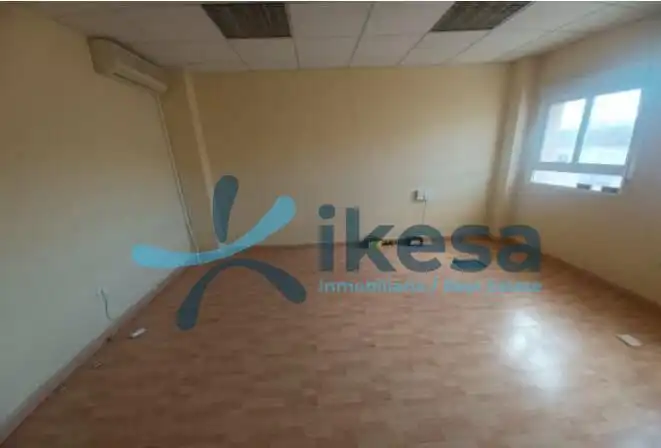 Local comercial en venda a Núcleo urbano, imagen 3