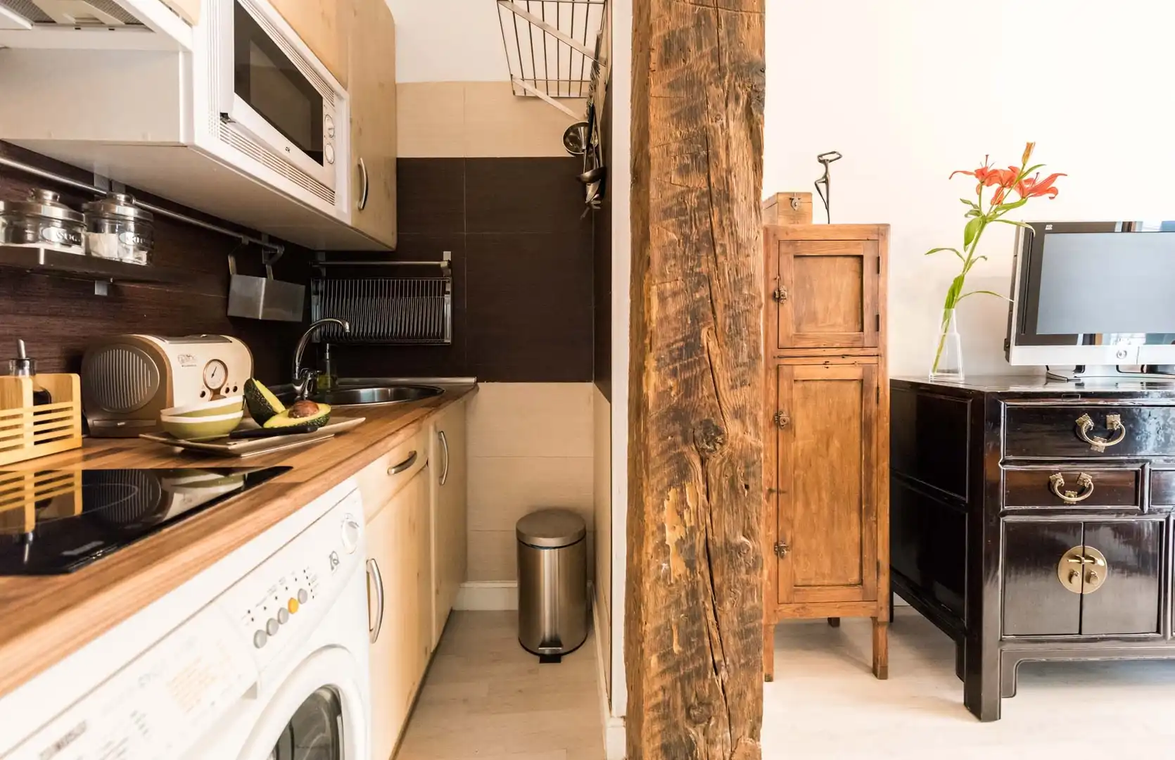 Kitchen of Flat for rent in Madrid  with Air Conditioner, Heating and Furnished