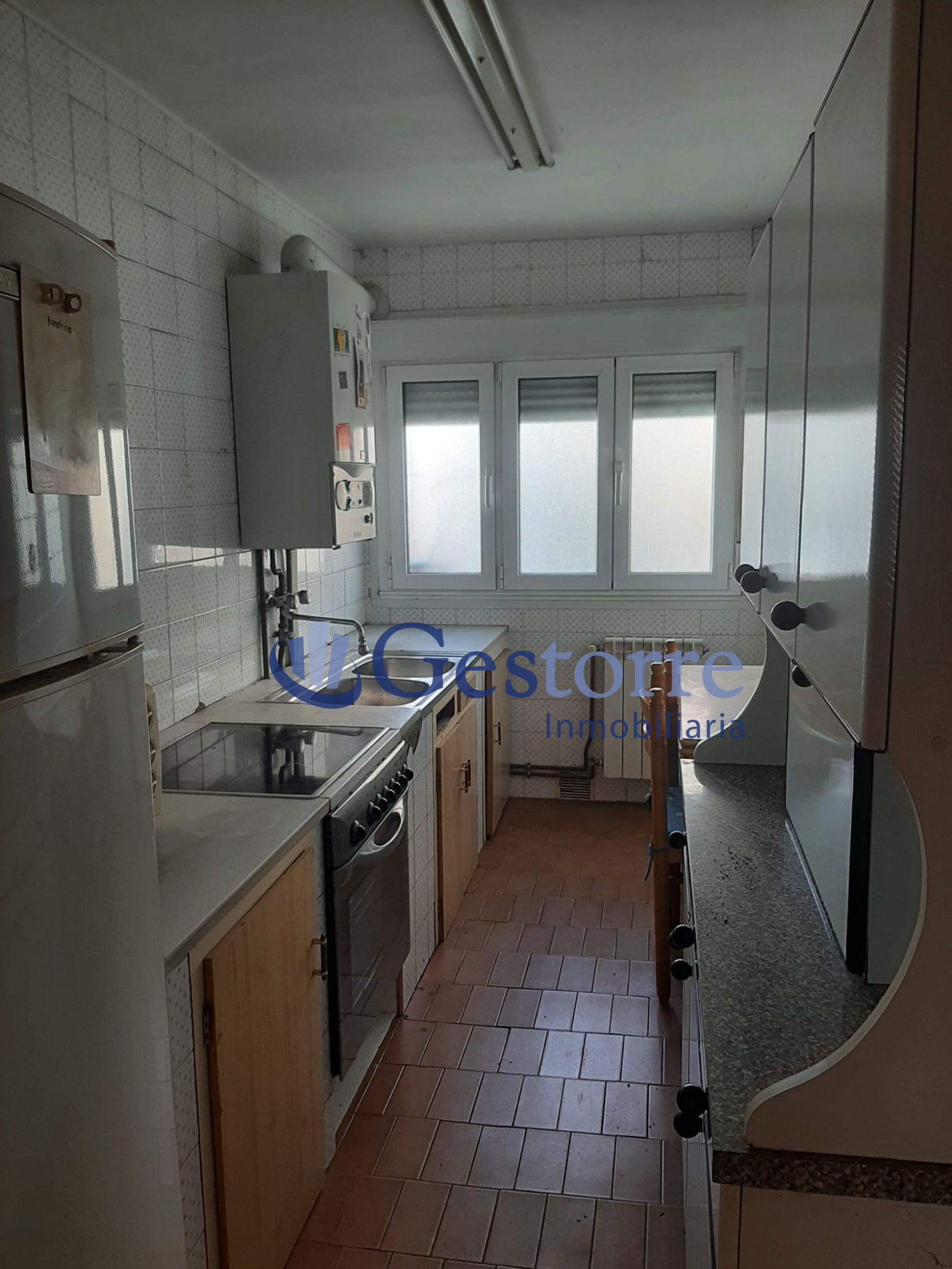 Cocina de Piso en venta en Oviedo  con Calefacción y Amueblado