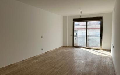 Living room of Flat for sale in Tortosa  with Air Conditioner and Terrace