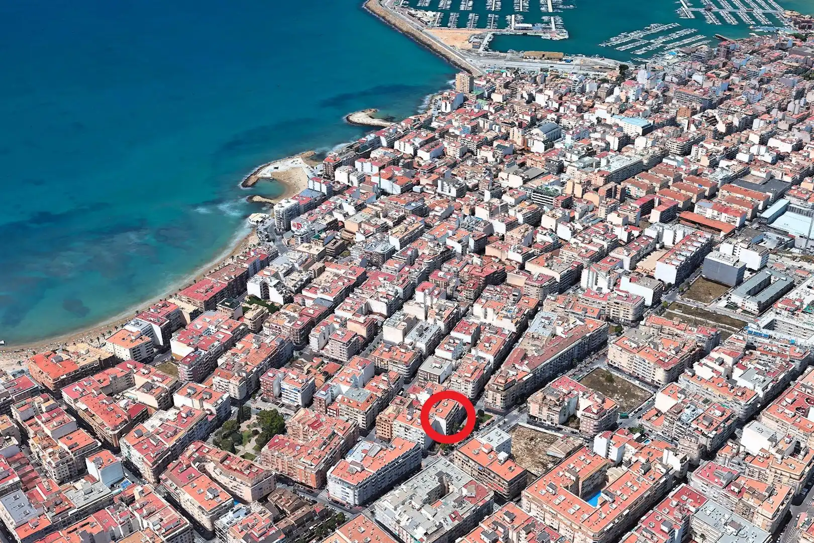 Vista exterior de Àtic en venda en Torrevieja amb Aire condicionat, Calefacció i Terrassa