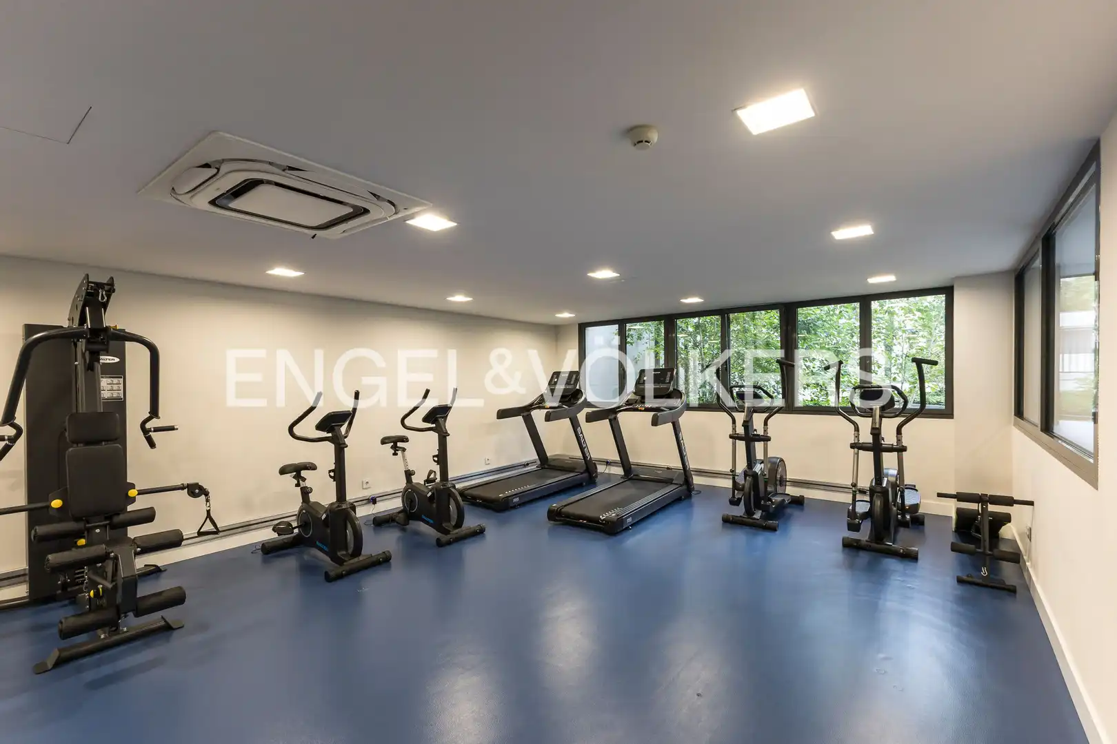 Dúplex en venta en Madrid con Calefacción, Jardín privado y Terraza