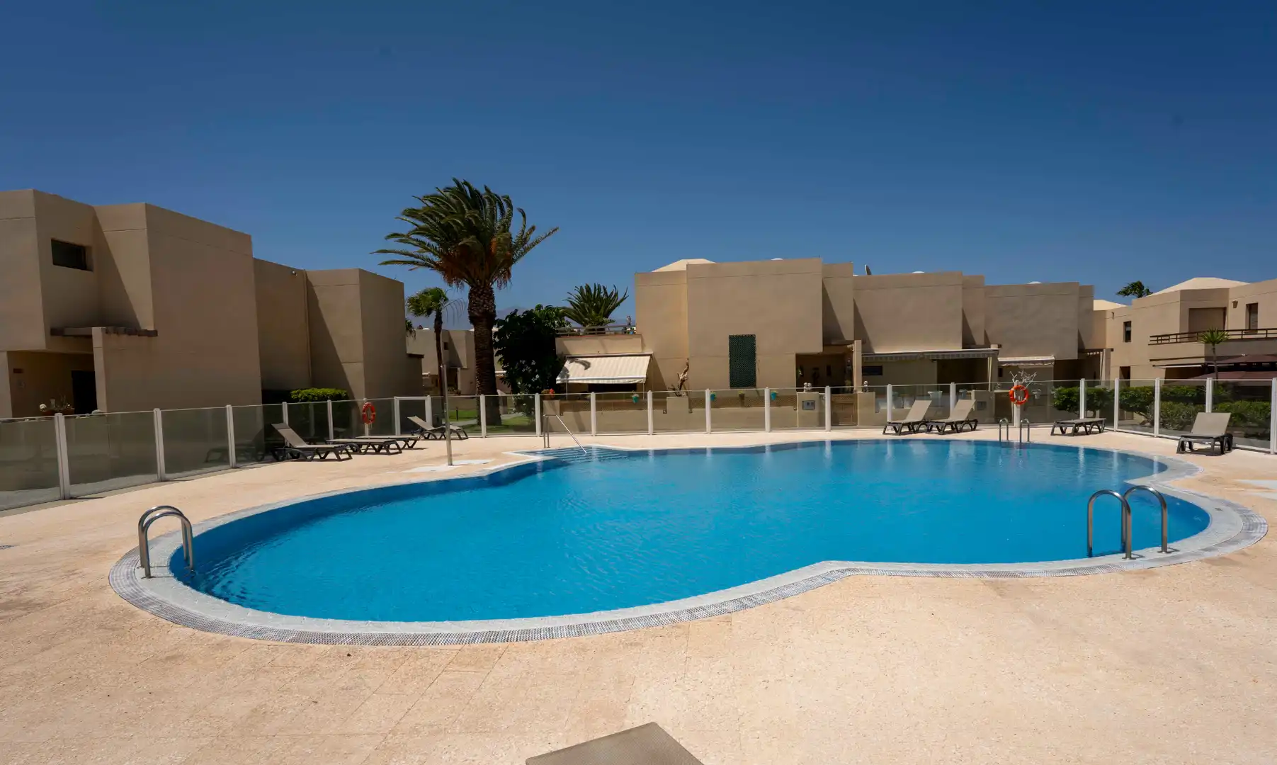 Piscina de Casa adosada en venda en Granadilla de Abona amb Aire condicionat, Terrassa i Moblat