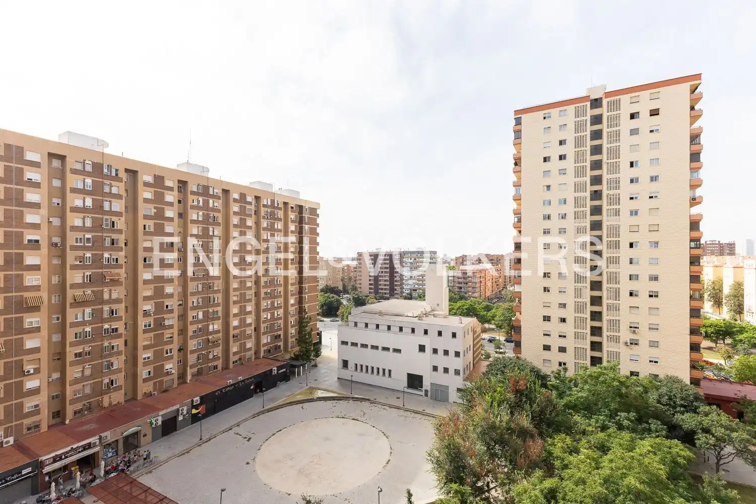 Außenansicht von Wohnung zur Miete in Valencia mit Klimaanlage, Heizung und Terrasse