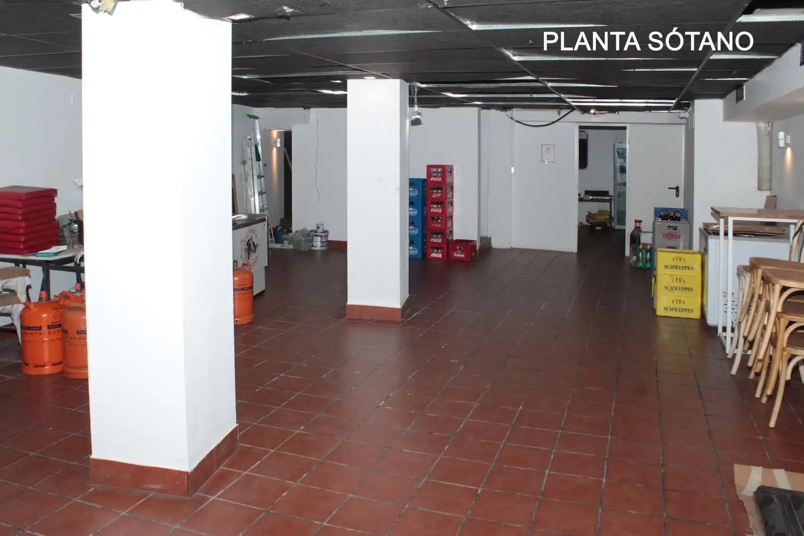 Local de lloguer en Sevilla amb Aire condicionat i Moblat