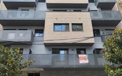 Vista exterior de Planta baixa en venda en L'Hospitalet de Llobregat amb Calefacció i Terrassa