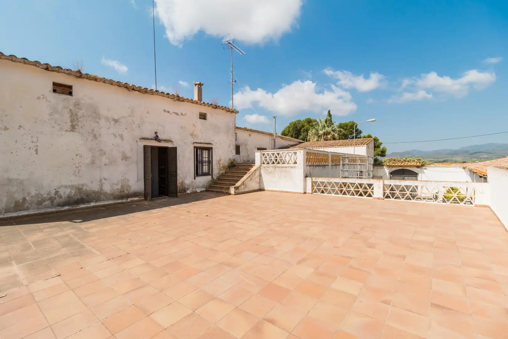 Vista exterior de Finca rústica en venda en Castellet i la Gornal amb Calefacció, Jardí privat i Terrassa