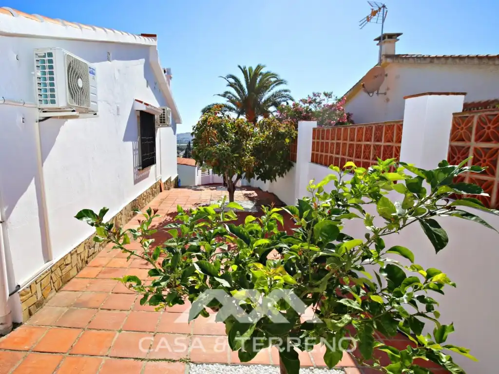 Jardín de Casa o chalet en venta en Vélez-Málaga con Aire acondicionado, Piscina y TV