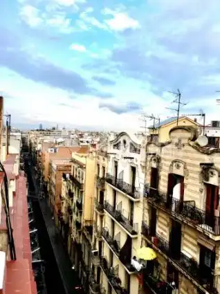 Vista exterior de Pis en venda en Barcelona amb Terrassa i Balcó