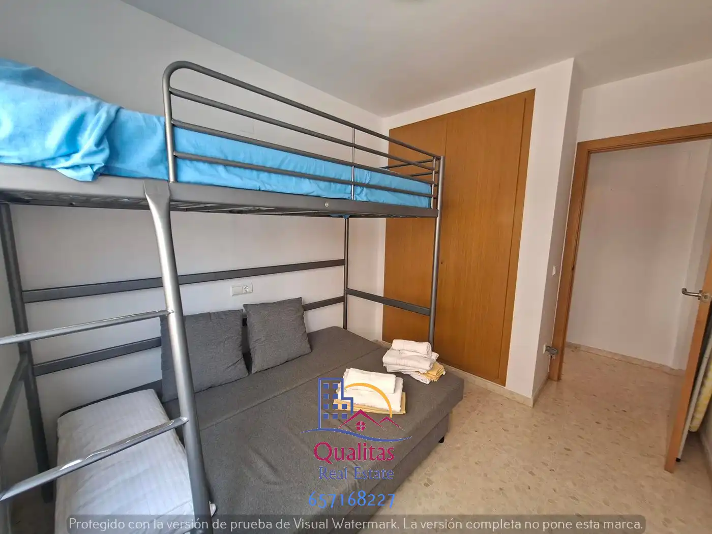 Habitación de Apartamento de alquiler en Oliva con Aire acondicionado, Calefacción y Terraza