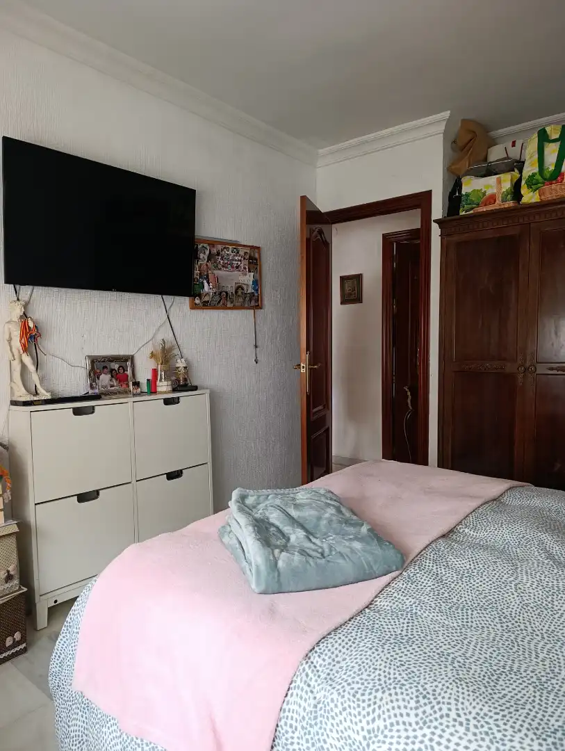 Bedroom of Flat for sale in Sevilla  with Furnished and Balcony