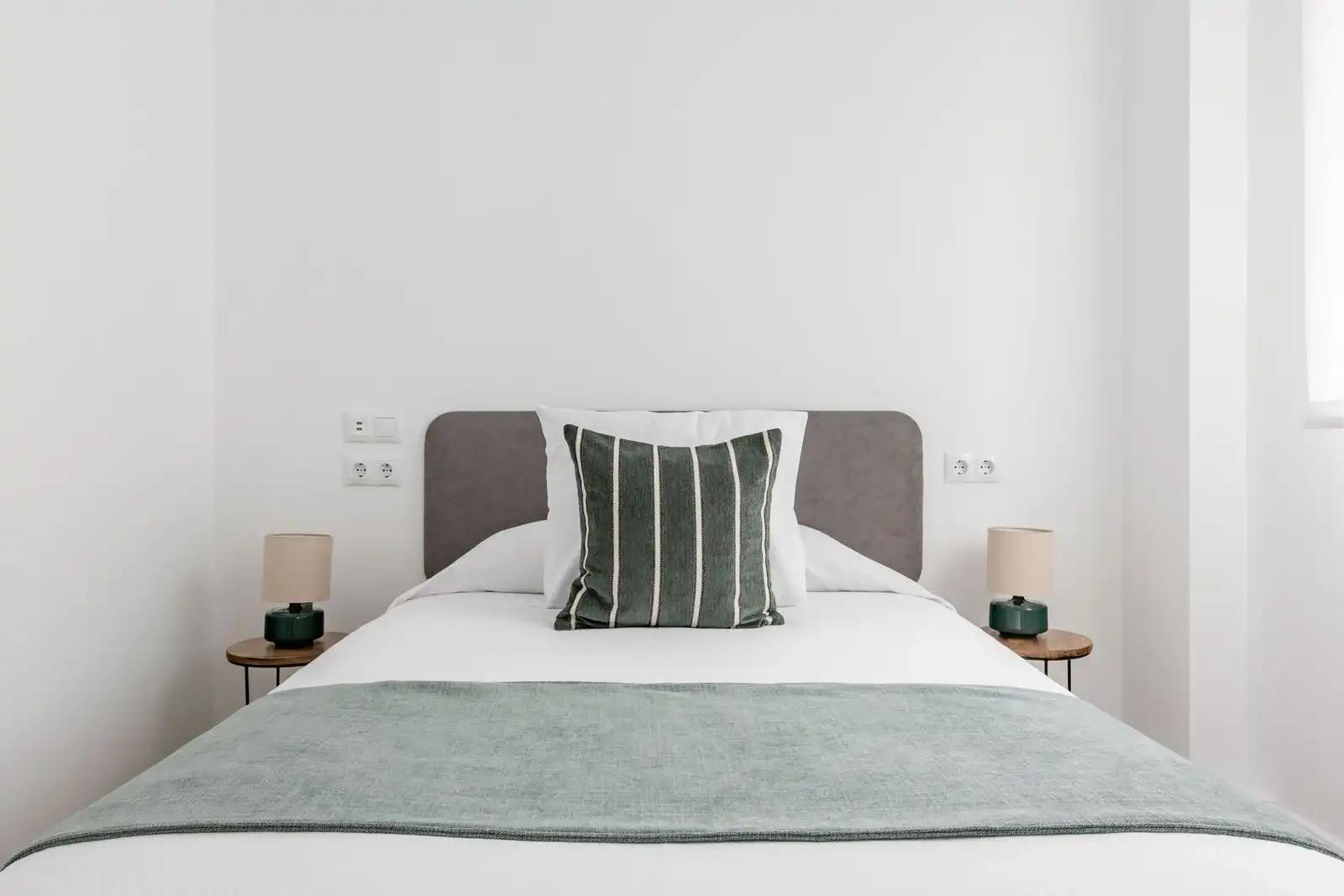 Bedroom of Apartments for rent in Madrid  with Air Conditioner, Heating and Furnished