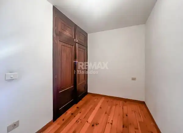 Wohnung zum Verkauf in Nigrán mit Privatgarten und Abstellraum