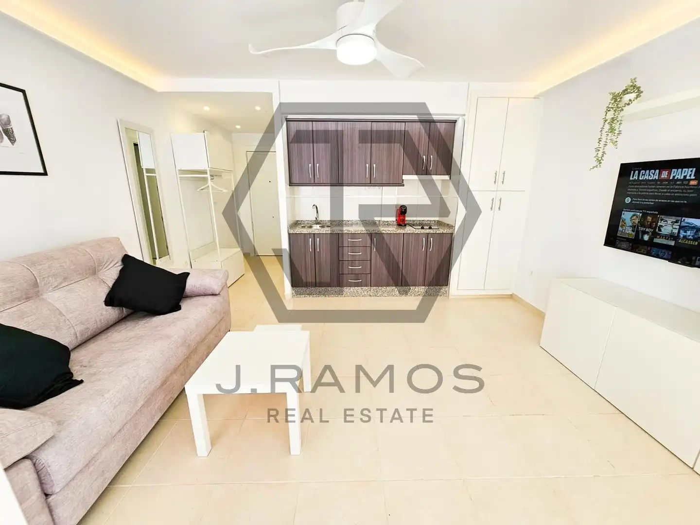 Study for rent in calafate, Centro