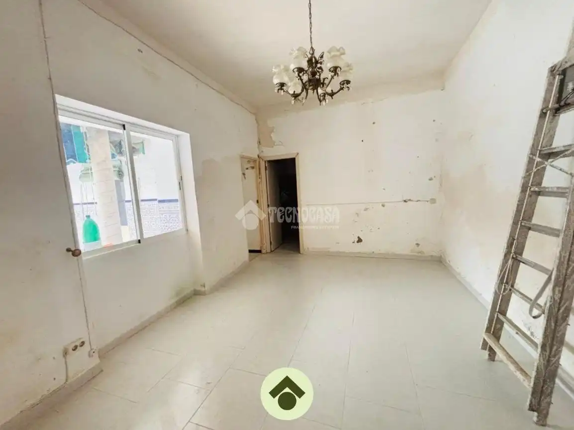 Detached homes for sale in El Carpio