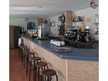 Local comercial en venda a Avenida Neptuno 100