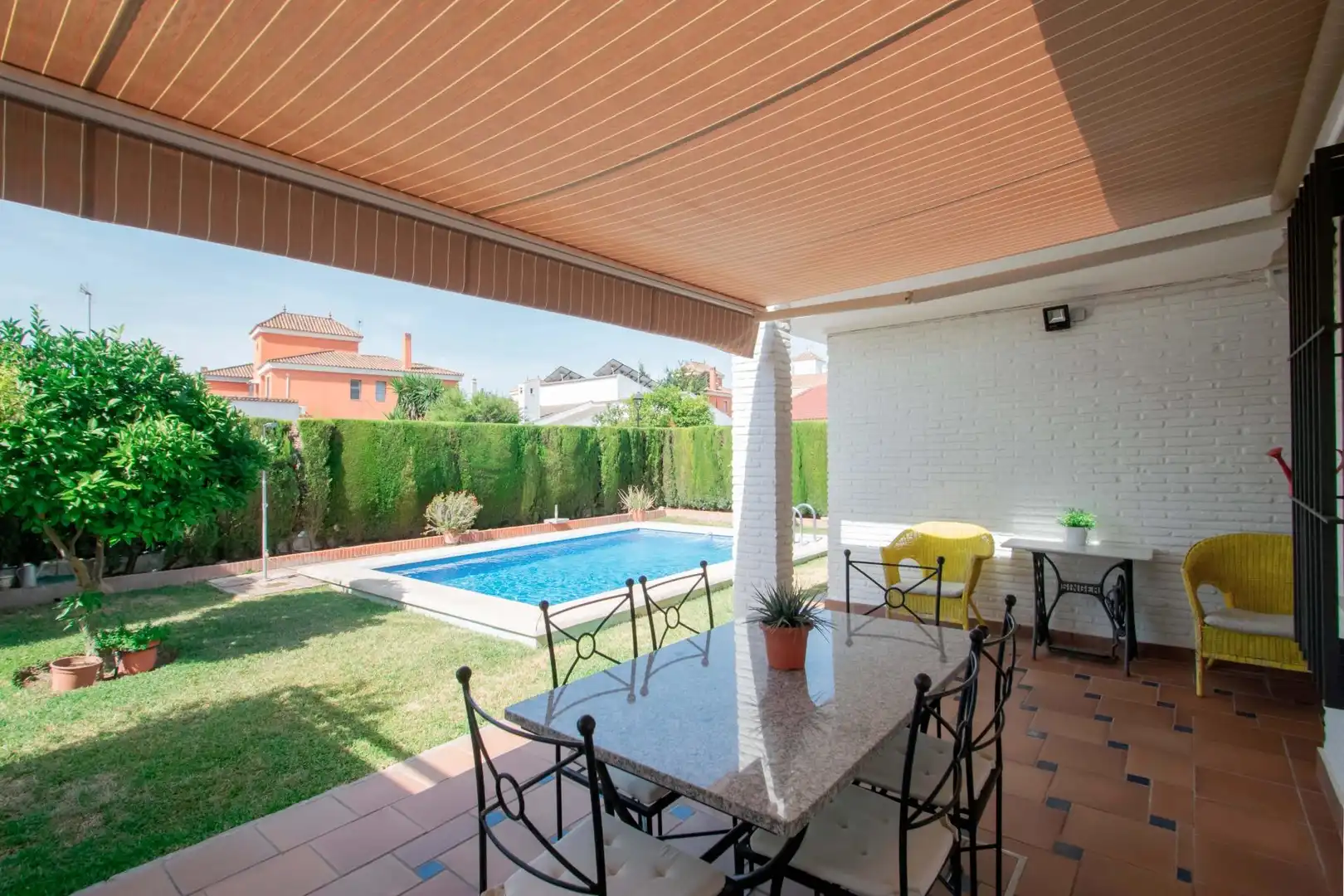 Terrassa de Casa o xalet en venda en Gines amb Aire condicionat, Calefacció i Jardí privat