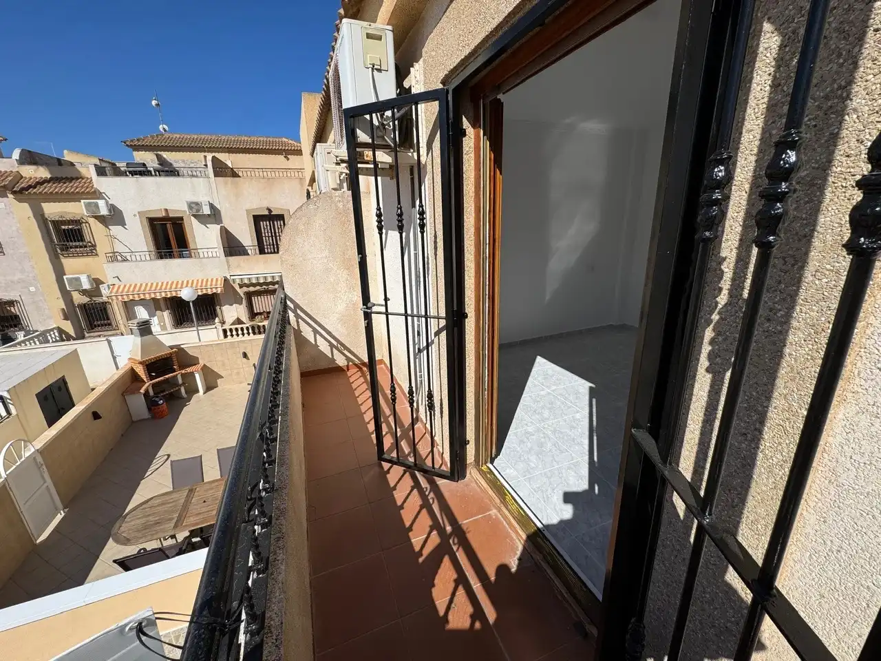 Terrassa de Casa adosada en venda en Torrevieja amb Terrassa, Forn i Balcó