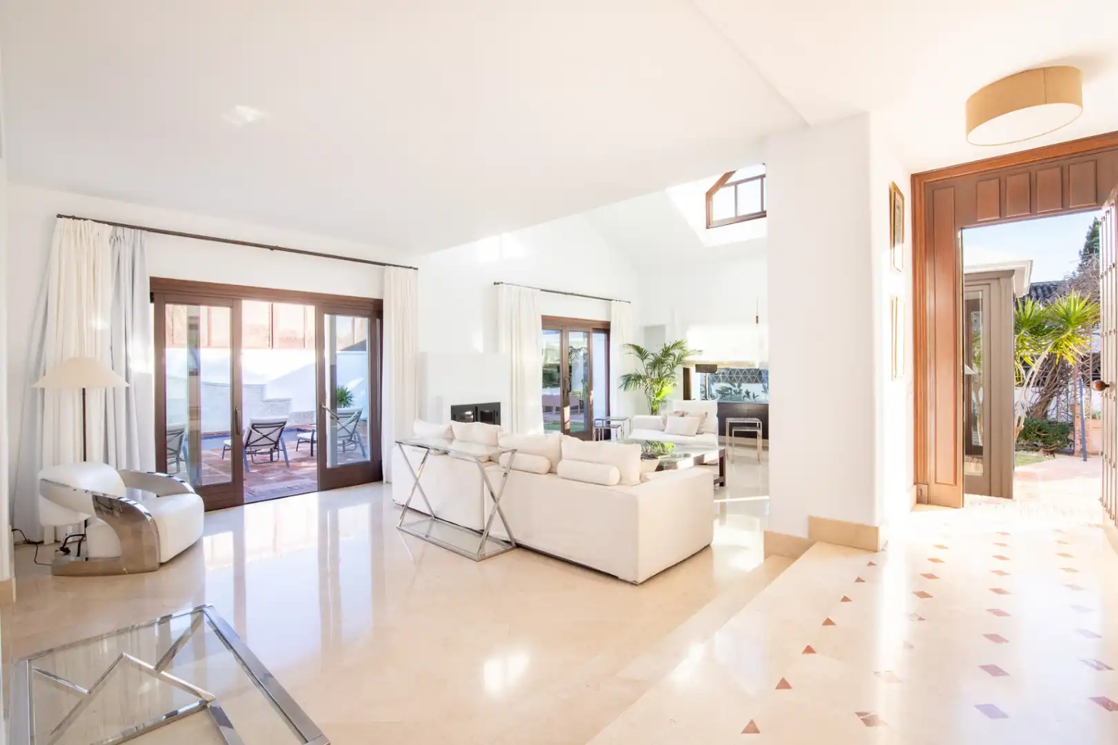 Chalet con terraza en venta en San Pedro de Alcántara, imagen 4