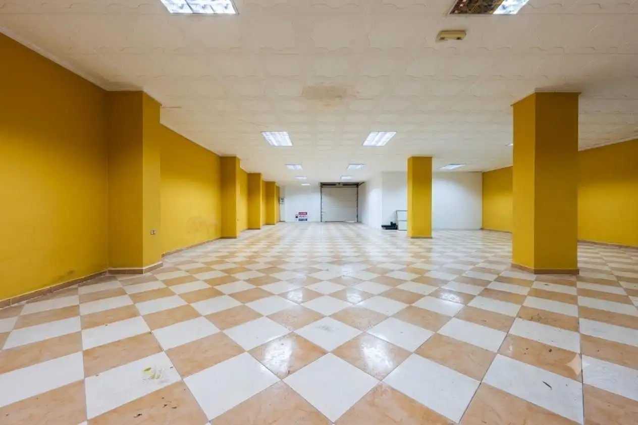 Gewerbefläche zum Verkauf in Calle ALFARERIA